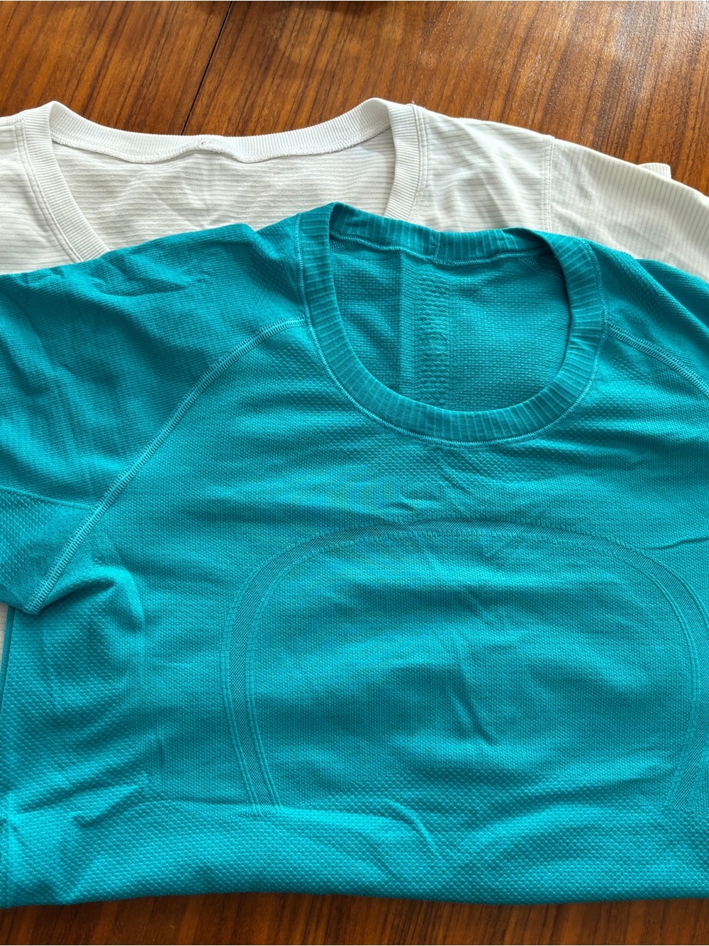 Lululemon Bundle Two Active Stretch Tops Large